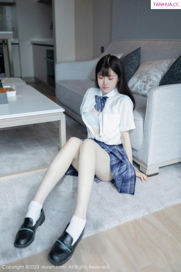   [XiuRen]高清写真图 2023.06.29 No.6993 林悠悠 格子裙美腿第47张图片